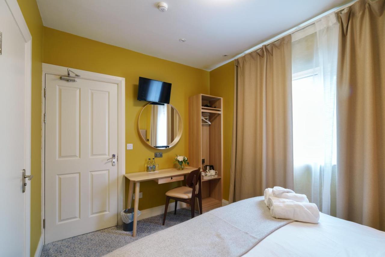 Topper'S Rooms Guest Accommodation Carrick-on-Shannon Exterior photo