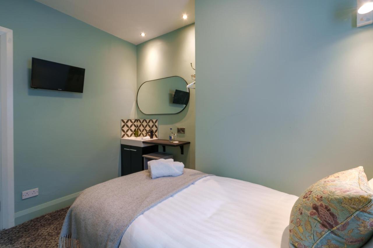 Topper'S Rooms Guest Accommodation Carrick-on-Shannon Exterior photo