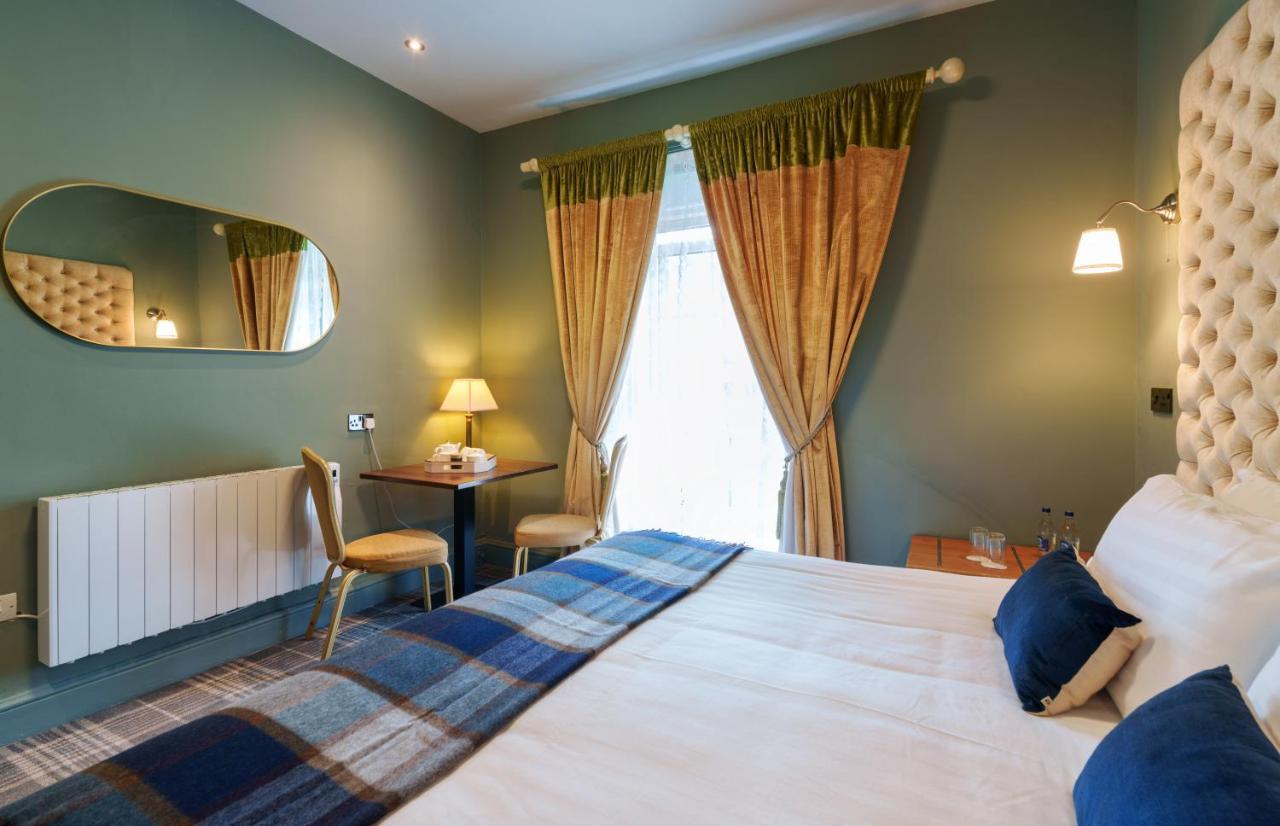 Topper'S Rooms Guest Accommodation Carrick-on-Shannon Exterior photo